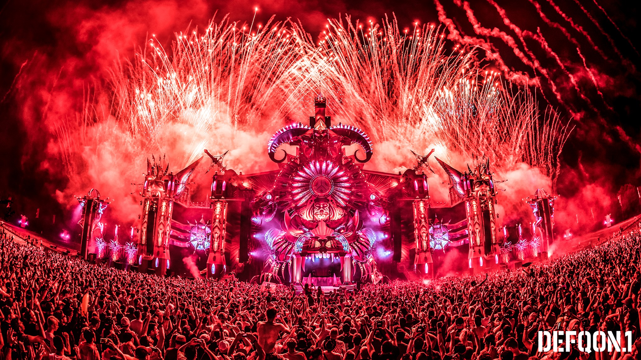 Defqon.1 2019 Biddinghuizen mainstage Red by night light Q-Dance