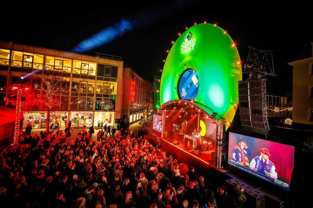 Backbone international 3FM Serious Request 2023 Nijmegen Grote Markt glazen huis foundation stichting ALS Nederland live radio marathon show licht audio rigging production people donations good cause