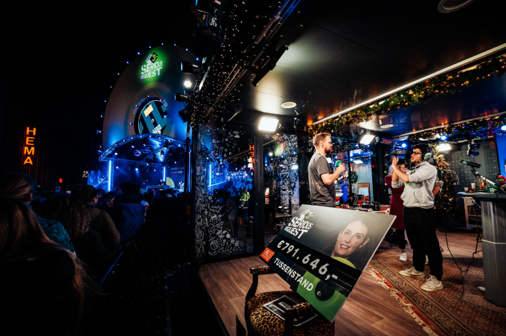 Backbone international 3FM Serious Request 2023 Nijmegen Grote Markt glazen huis foundation stichting ALS Nederland live radio marathon show licht audio rigging production people donations good cause