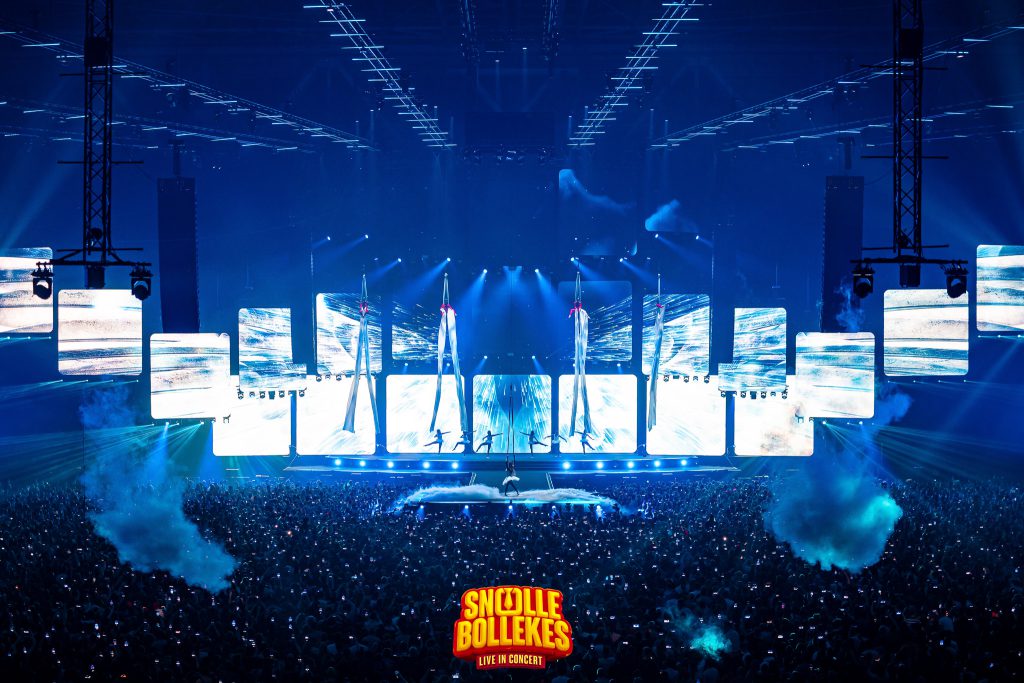 Snollebollekes Live 2024 concert Gelredome Arnhem Matrixx events light, audio, video, rigging by Production People