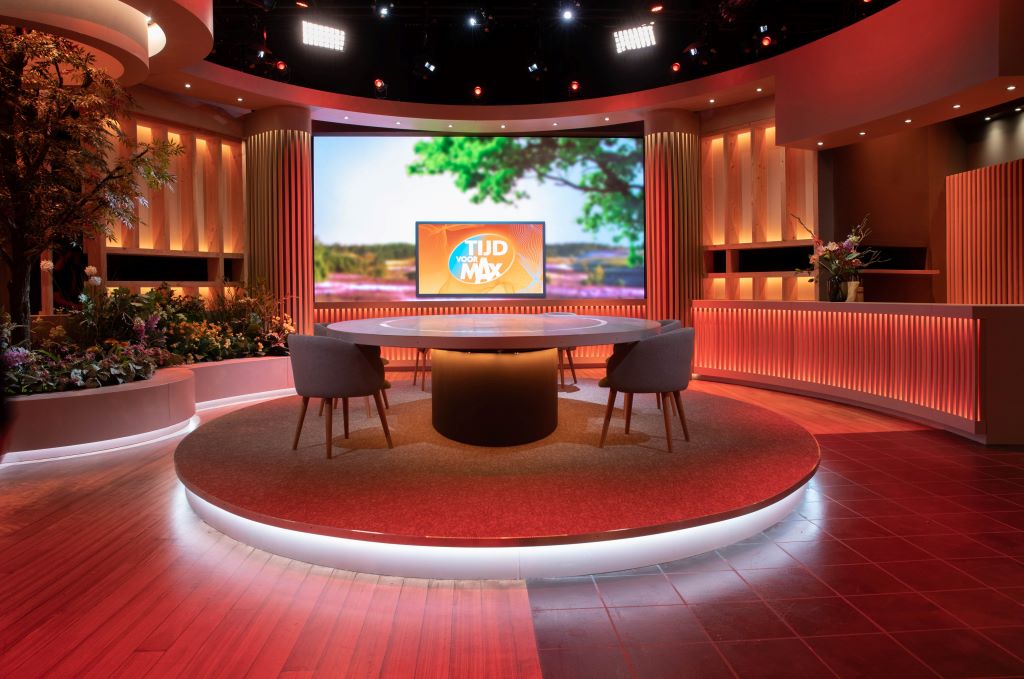 Omroep Max TV Show daily Tijd voor Max studio ligh and lighting design by Production People