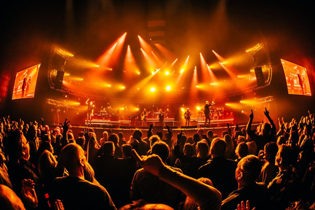 Edwin Evers Band 80 Tour AFAS Live Show Broadcast on RTL light and audio by Production People L’Acoustics Varilite Martin Professional
