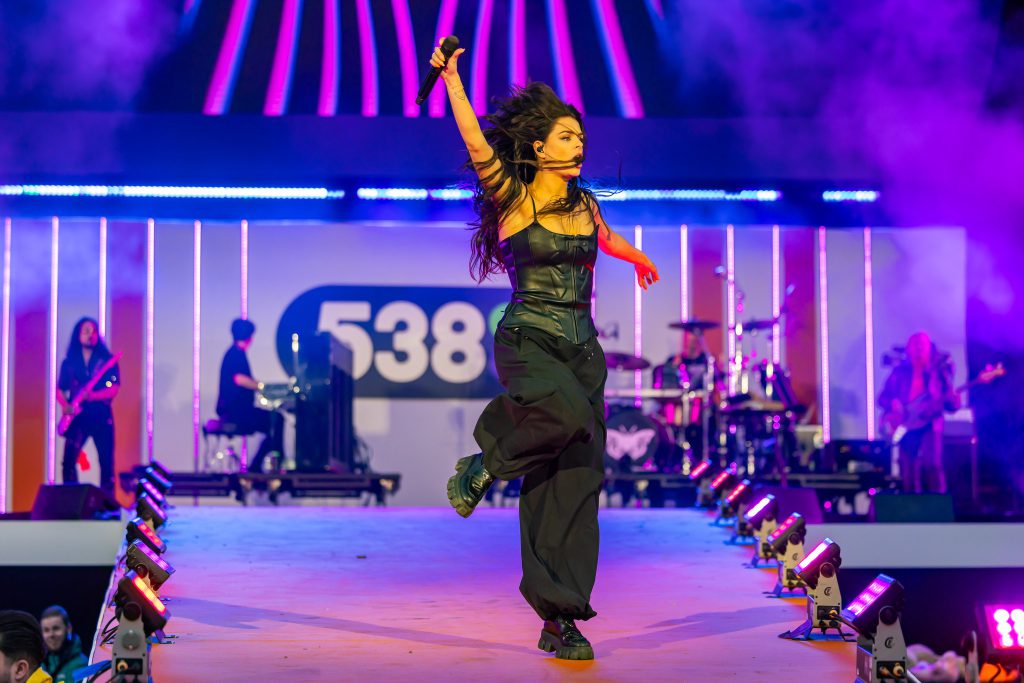 Kingsday 2024 radio 538 koningsdag Breda Chasseveld Talpa Production People lights Snollebollekes, Roxy Dekker, Suzan & Freek, Davina Michelle, Kris Kross Amsterdam, DI-RECT and Prince Floris of Orange on stage