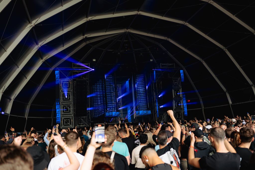 Awakenings Summer Festival 2024 July Beekse Bergen Hilvarenbeek NL lights audio main stage V C D X Y U 3FM Production People Techno