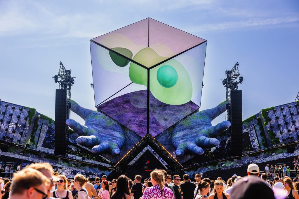 Mysteryland 2024 Haarlemmermeer main stage cube hands Backbone international light and sound by Production People
