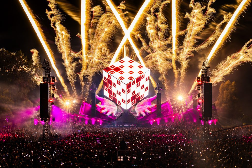 Mysteryland 2024 Haarlemmermeer main stage cube hands Backbone international light and sound by Production People