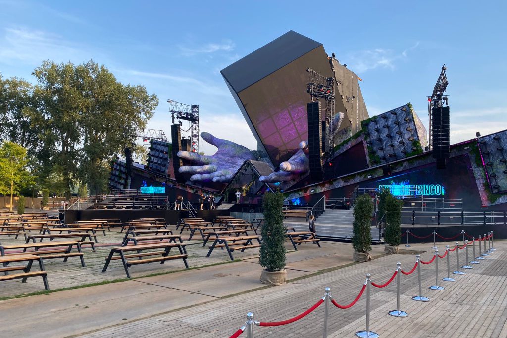 Mysteryland 2024 Haarlemmermeer main stage cube hands Backbone international light and sound by Production People