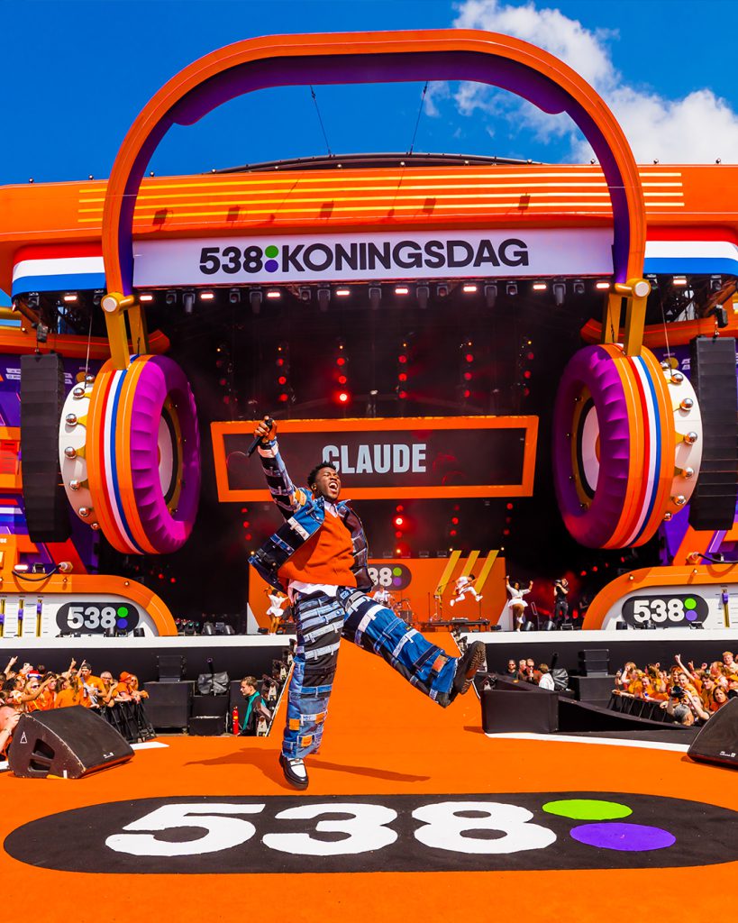Kingsday Koningsdag 2025 orange heart Radio 538 Breda Chasséeveld backbone international, mfx engineering, light and rigging by production people