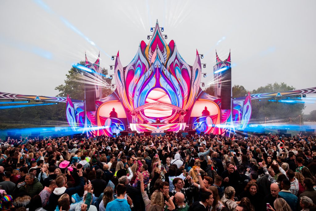 Emporium Festival 2025 Final Edition Berendonck wijchen, Mainstage Full House and Toxxic stage by Matrixx Events. Light audio video technieken material by Production People, daytime