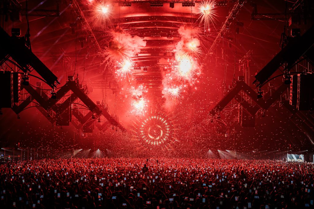 Defqon.1 2025 Biddinghuizen Red en Blue stage lights, our Production People crew provided, installed and operated the lights, technisch AV bedrijf, Backbone International en Q-Dance